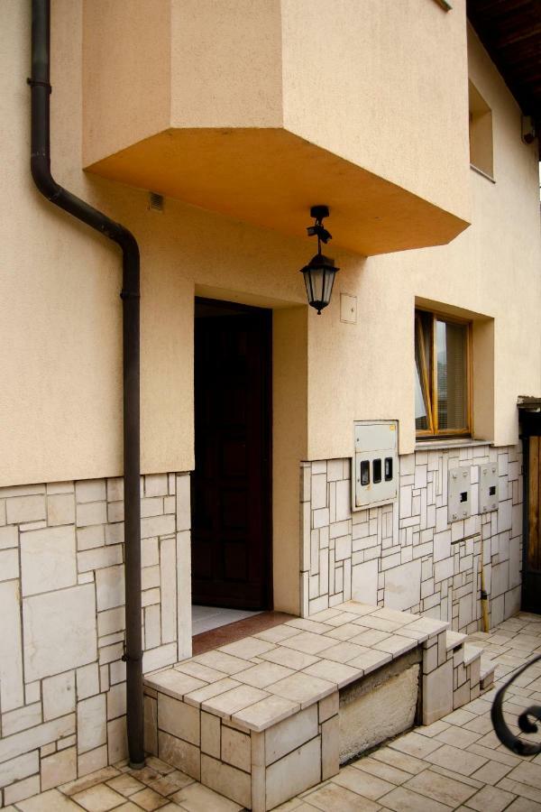 Apartmani Aa 塞拉耶佛 外观 照片